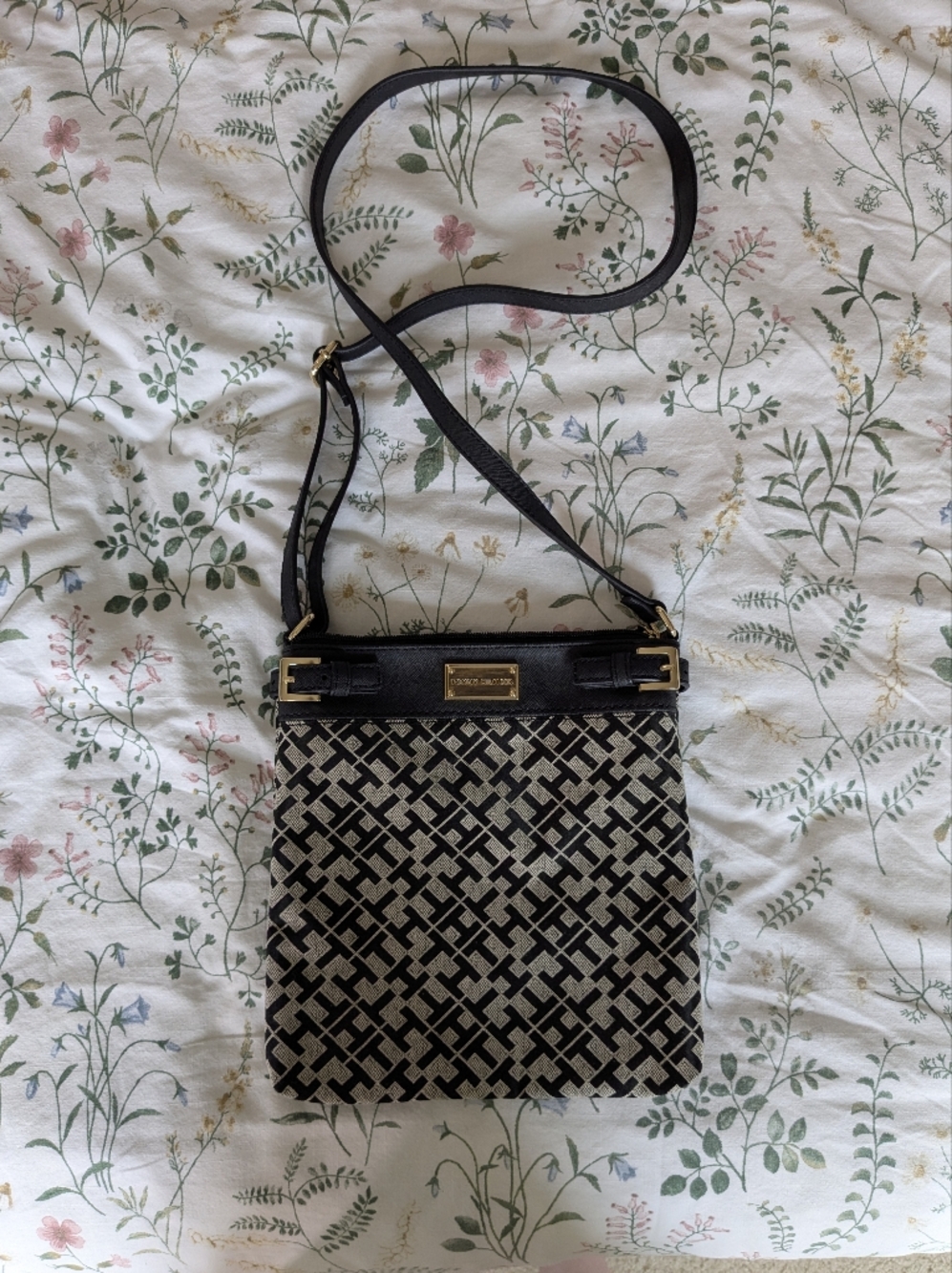 Tommy Hilfiger Crossbody Bag